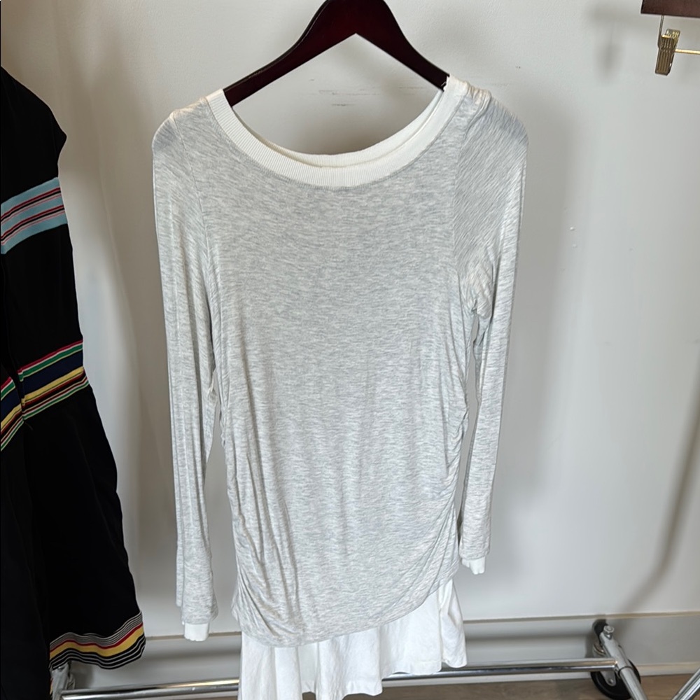 Women's Gray Long Sleeve Top